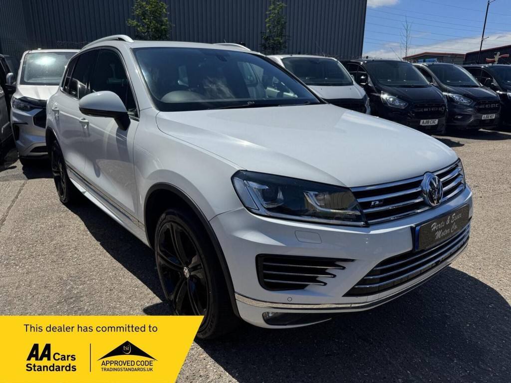 2016 Volkswagen TOUAREG — photo 1 of 40