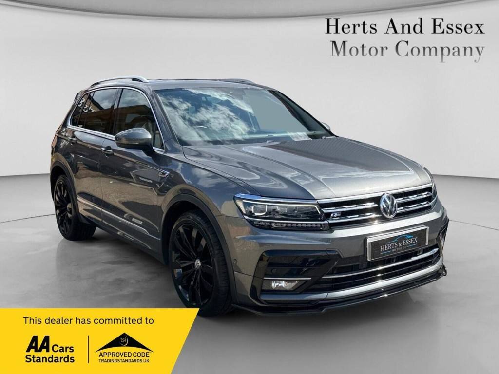 2019 Volkswagen TIGUAN — photo 1 of 40